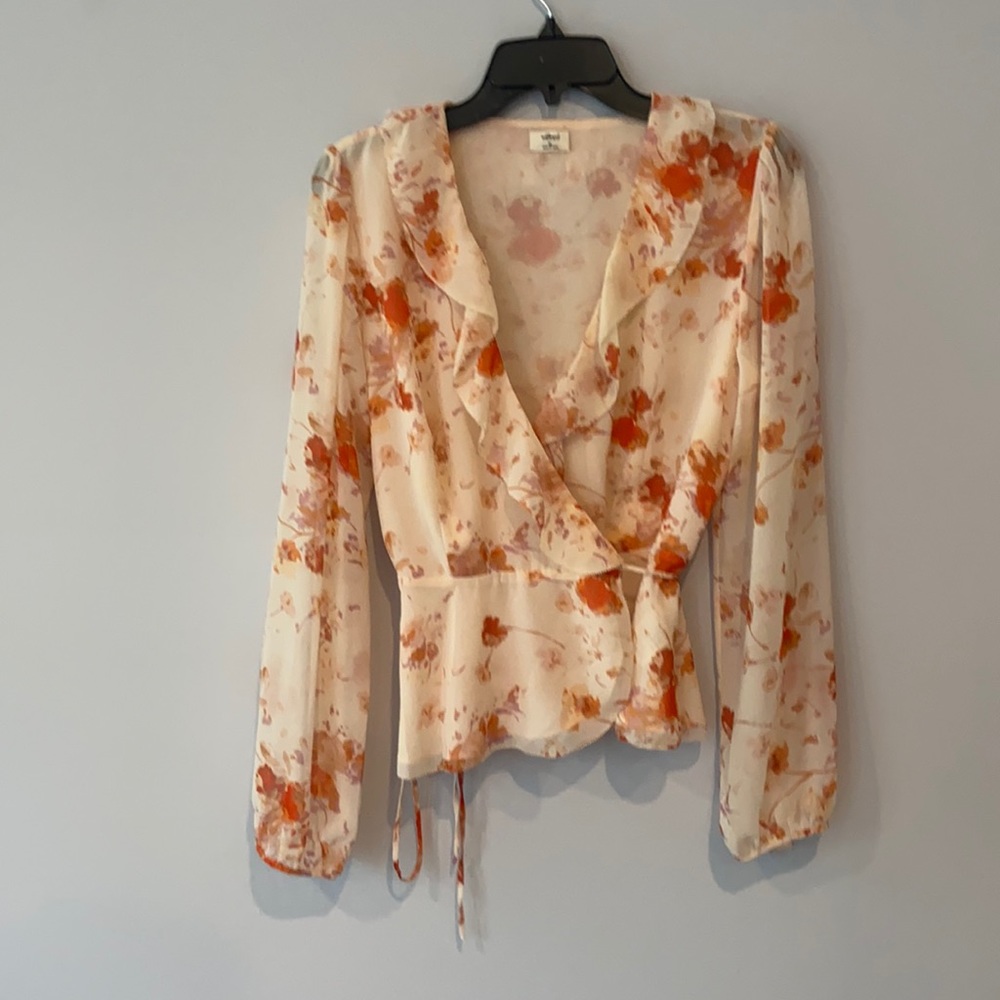 Aritzia Wilfred peachy floral tie top